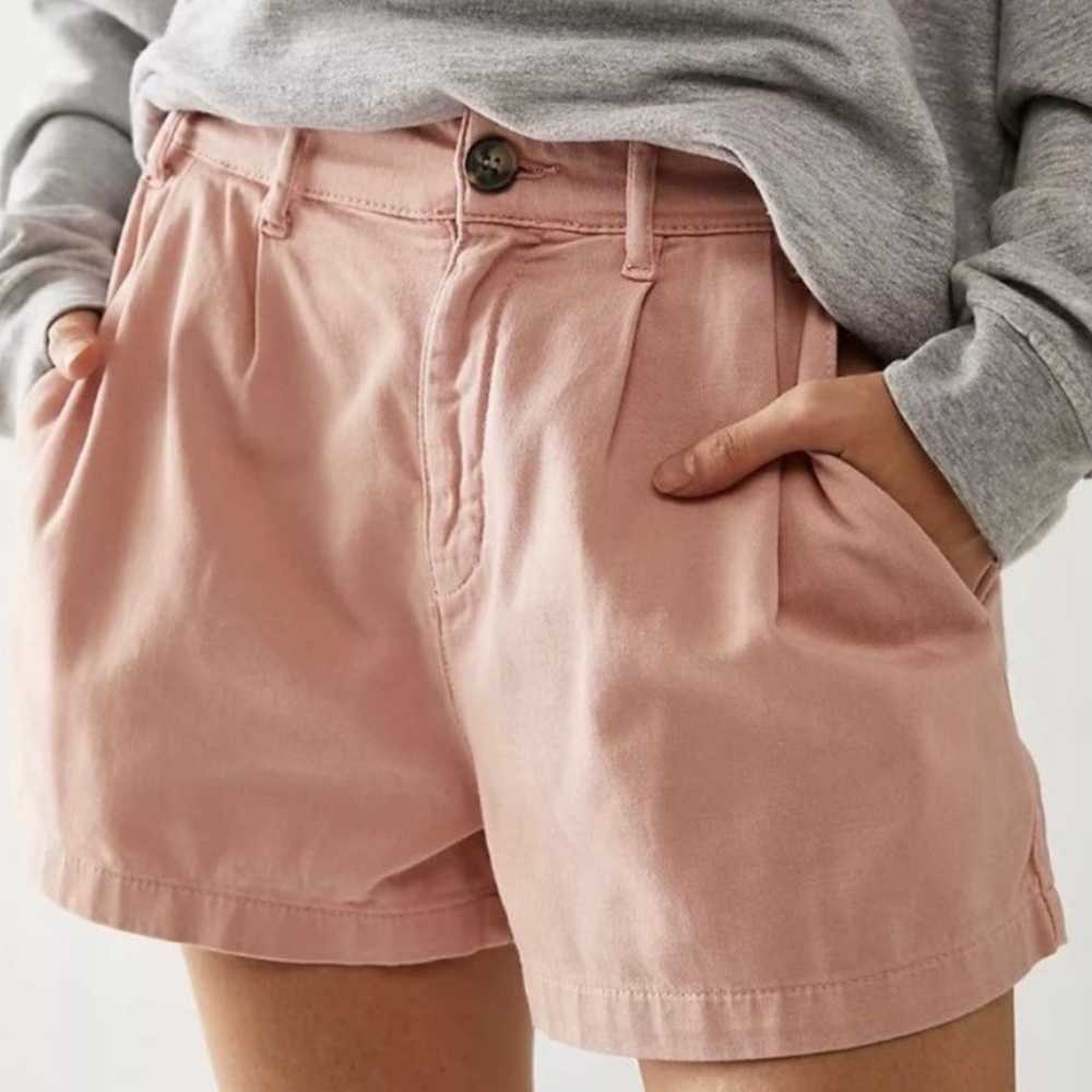 Free People Billie Chino Shorts Pleated Pink NWOT Size 2